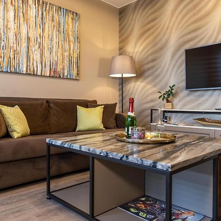 Deluxe Apartment Mit Tiefgarage In Naehe Messe-Bmw-Porsche-Dhl-Flughafen-Flugzeugwerk Der Deutsche Aircraft لبسيا المظهر الخارجي الصورة