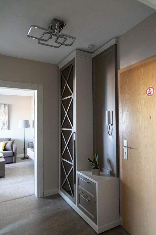 Deluxe Apartment Mit Tiefgarage In Naehe Messe-Bmw-Porsche-Dhl-Flughafen-Flugzeugwerk Der Deutsche Aircraft لبسيا المظهر الخارجي الصورة
