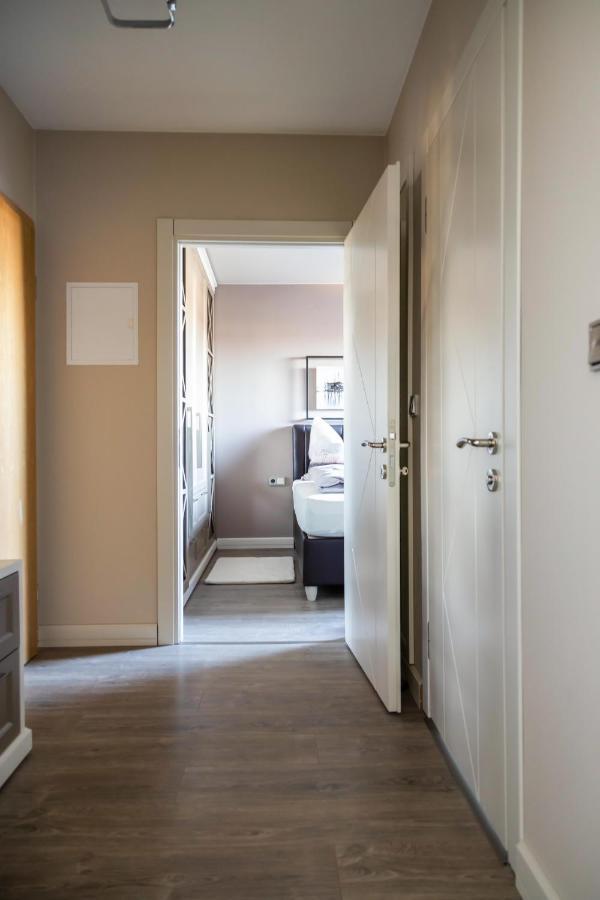 Deluxe Apartment Mit Tiefgarage In Naehe Messe-Bmw-Porsche-Dhl-Flughafen-Flugzeugwerk Der Deutsche Aircraft لبسيا المظهر الخارجي الصورة